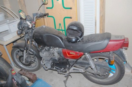 HONDA550REDBLACK.jpg (40118 bytes)