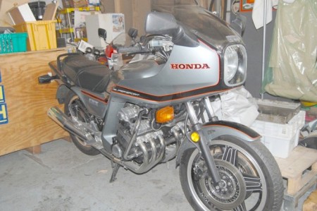 HONDACBXSILVER.jpg (44707 bytes)
