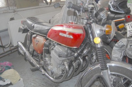 HONDAFOUR.jpg (44241 bytes)