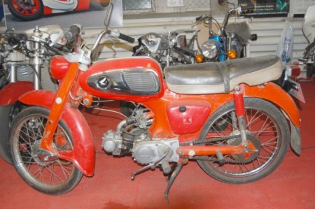 HONDA_OLD_RED.jpg (47542 bytes)