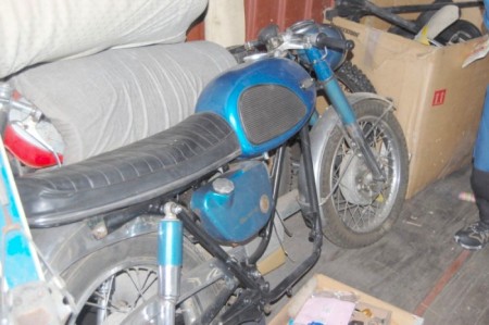 OLDIESBLUE.jpg (40289 bytes)